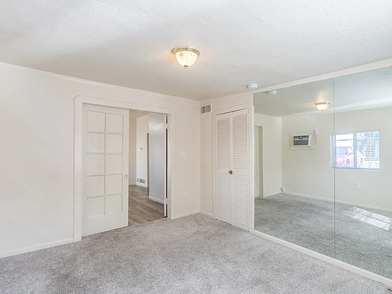 3206 E Bellevue St — Photo 23