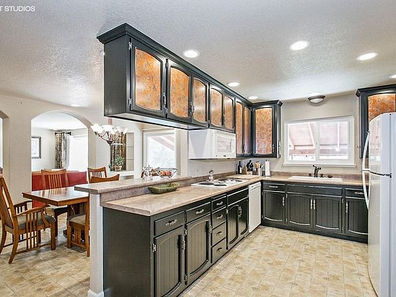 5th image of 1598 Barrett Dr