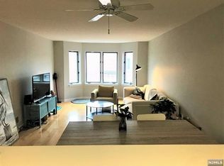 502 Hancock Ct, Edgewater, NJ 07020