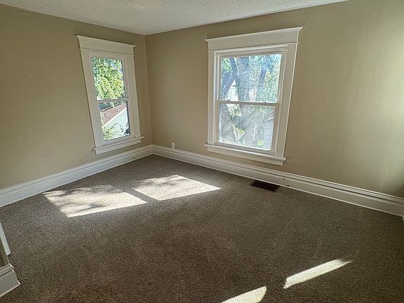 3rd image of 814 E High St #3B-1BA-1220SQFT