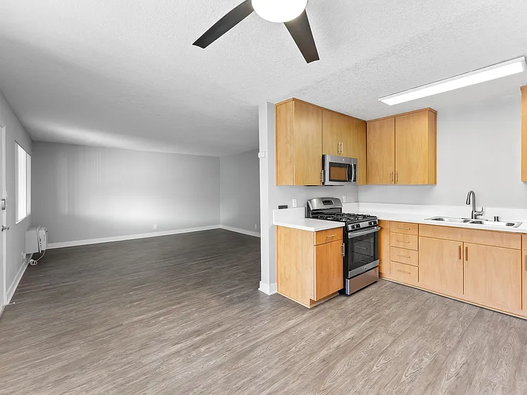 The Circle Apartments at Long Beach — Photo 45