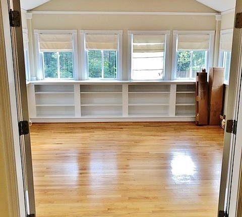 5th image of 5124 Manning Dr