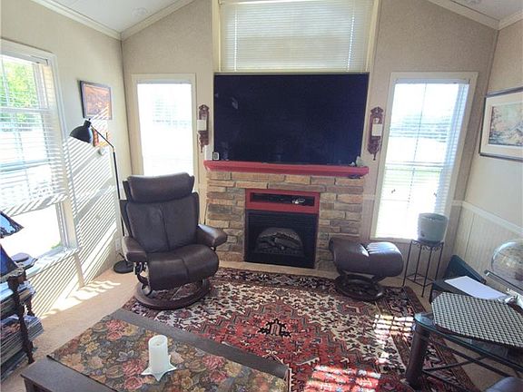 3rd image of 128 Otto Ln