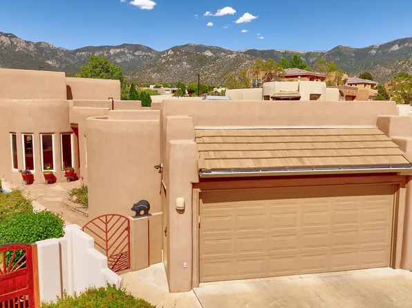 6324 Calla Lily Cir NE, Albuquerque, NM 87111