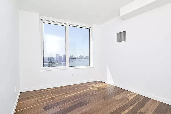 Rented by PocketBroker Inc | media 16