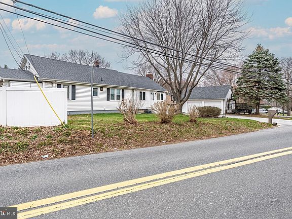 4th image of 703 Old Harmony Rd