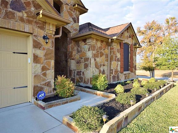 4th image of 3405 Cayuga Dr