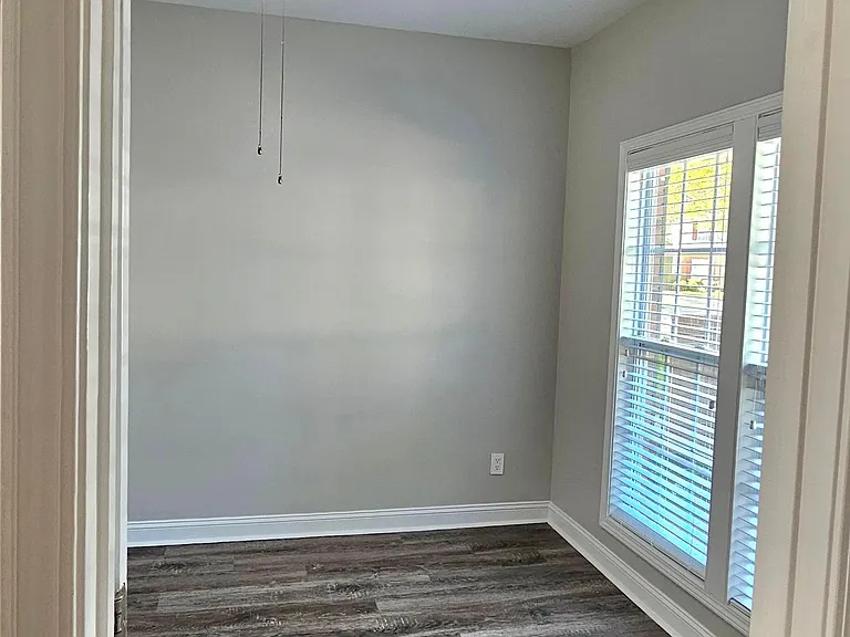 5817 Fox Point Cir — Photo 10