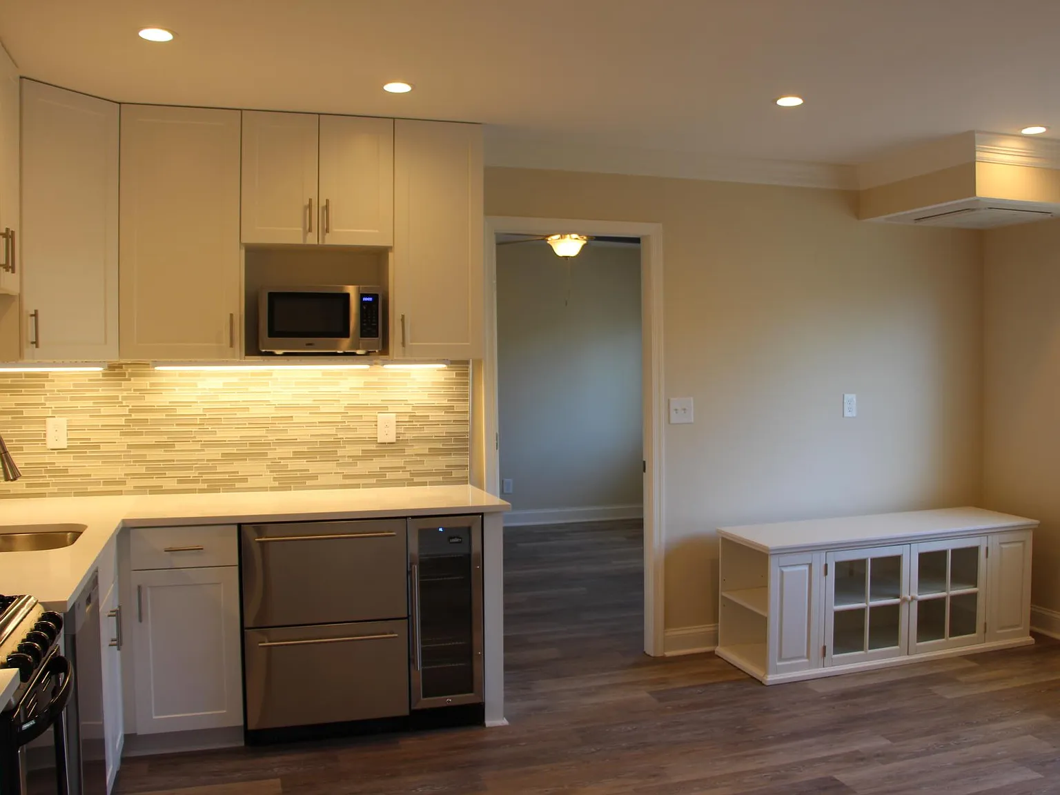 1 bed, 650 sqft, $2,100 — Photo 2