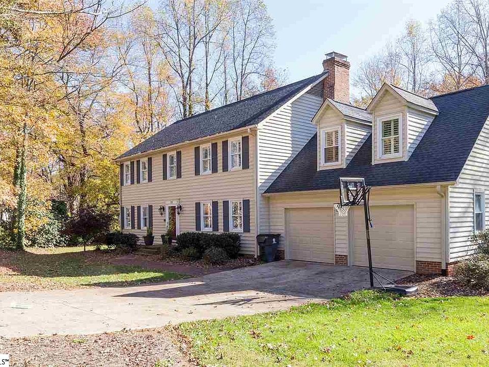 1st image of 212 Rosebay Dr