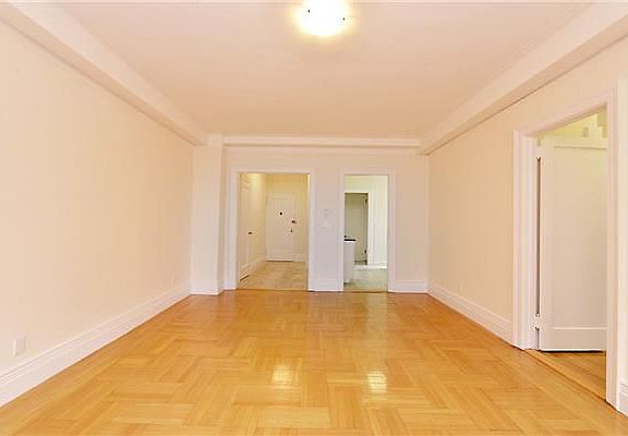 3rd image of 522 W End Ave APT 10B