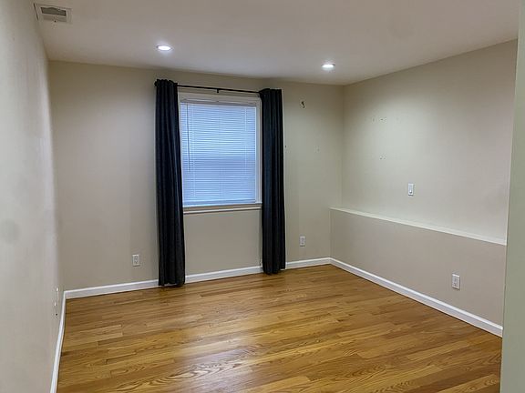 4th image of 145 Escolta Way