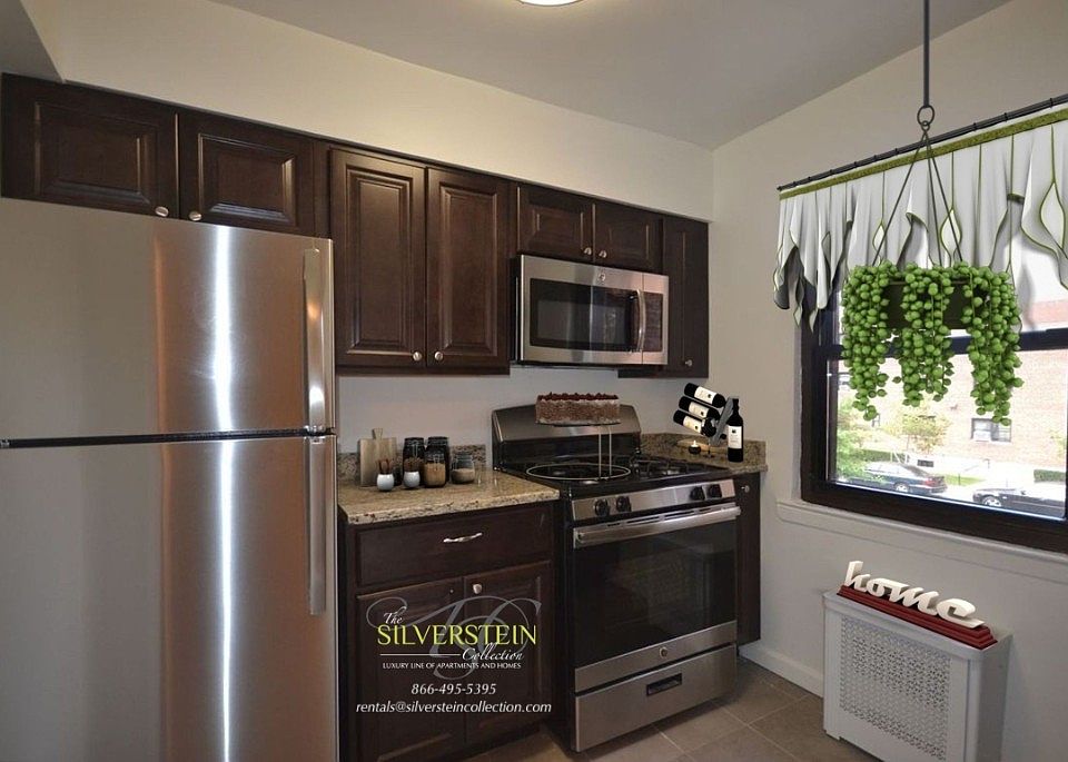 2nd image of 14708 72nd Rd APT 3E