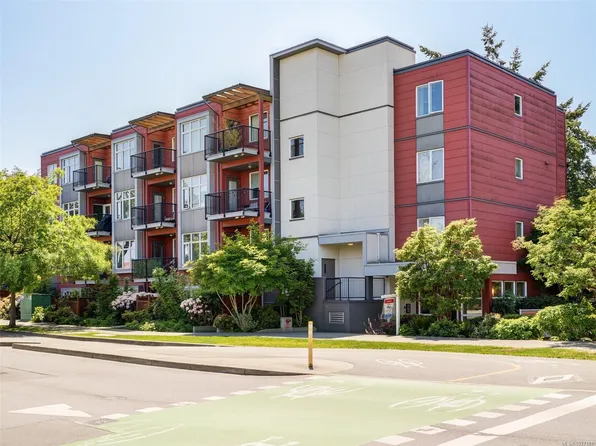 4030 Borden St #205, Saanich, BC V8X 2E9