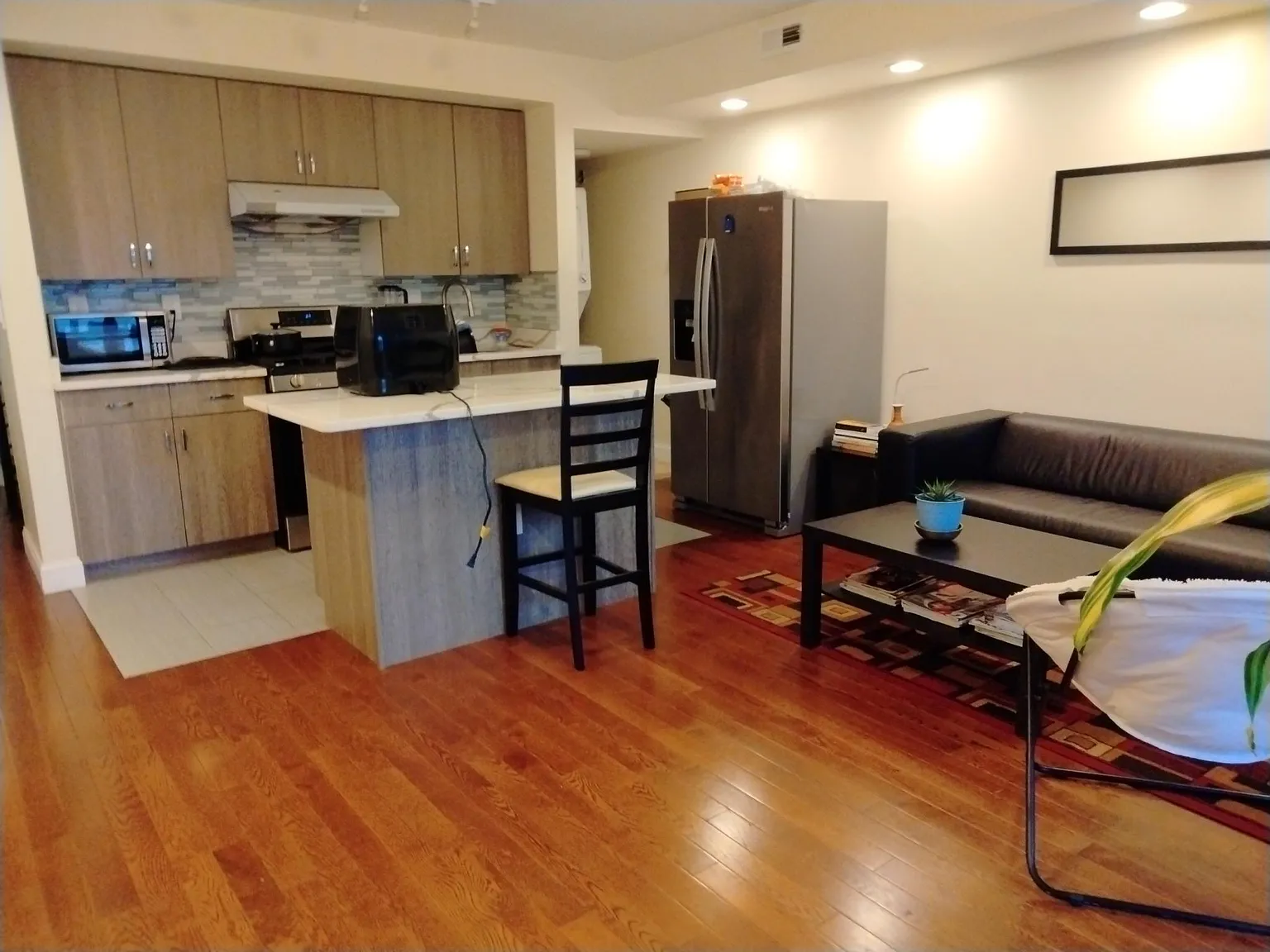 3 bed, 1000 sqft, $795 — Photo 3