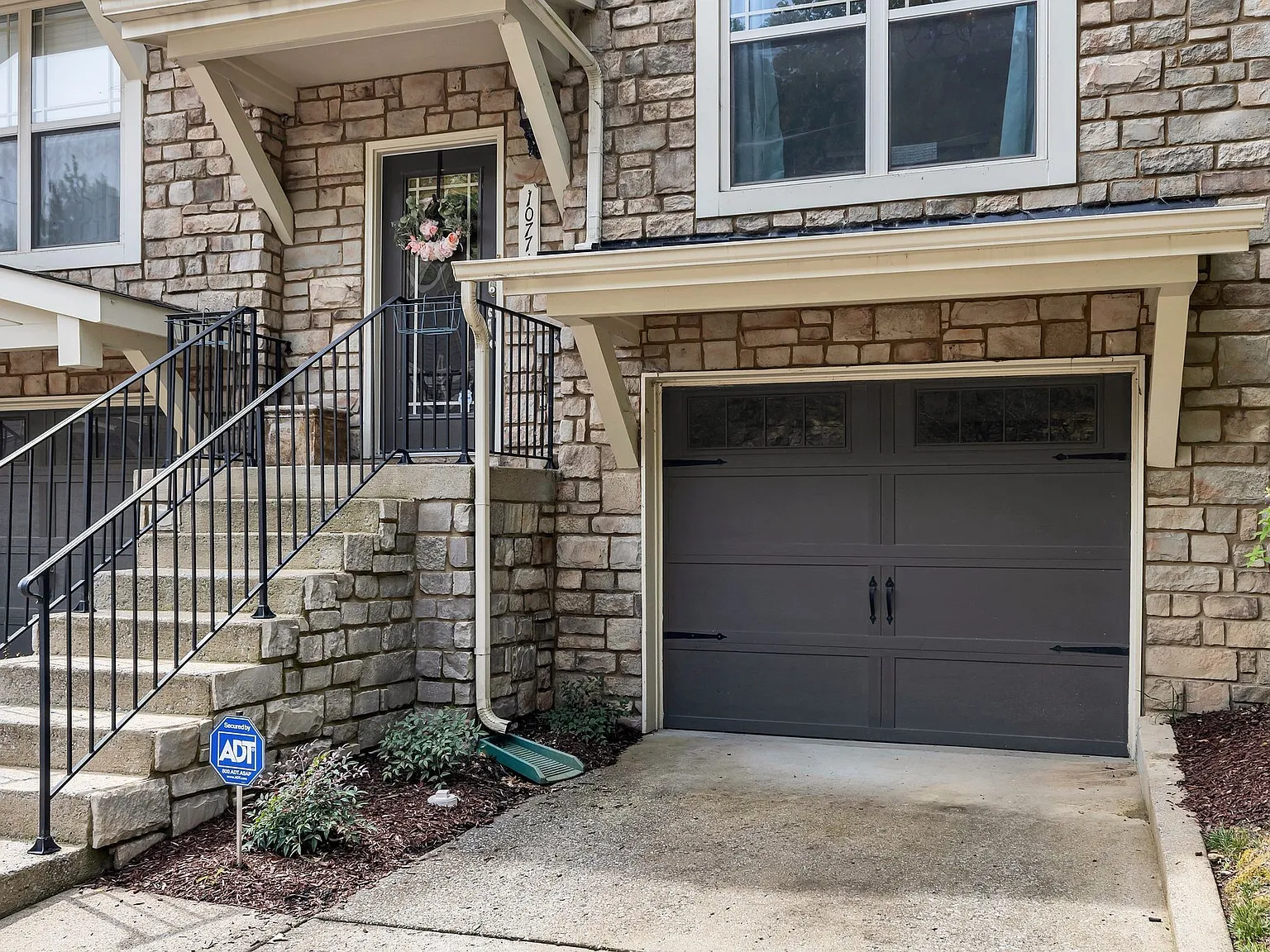 2 bed, 4.0 bath, 2065 sqft, $2,800 — Photo 3