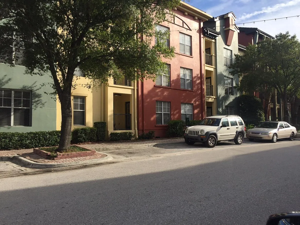 1 bed, 789 sqft, $1,999 — Photo 2