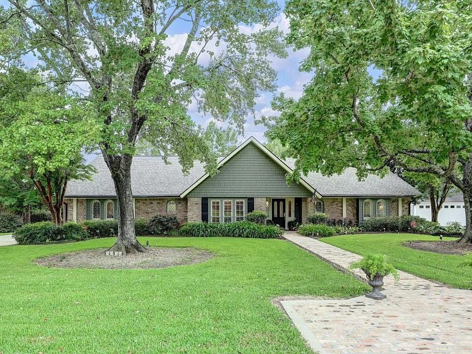 1st image of 3928 Bayou Blvd