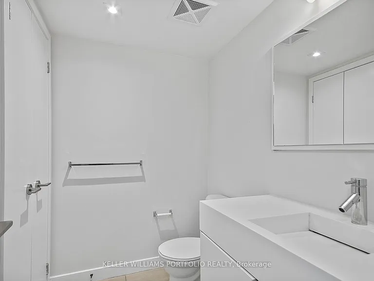 21 Nelson St #605 — Photo 4