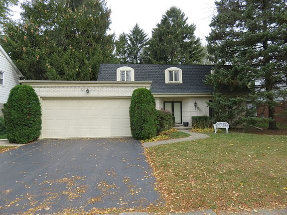 2nd image of 1118 E Clarendon St