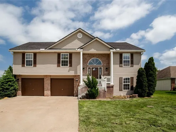 705 SW Woodland Cir, Grain Valley, MO 64029