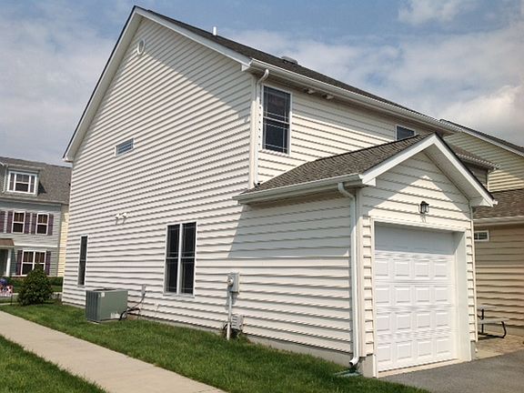 2nd image of 33523 Belvedere Street