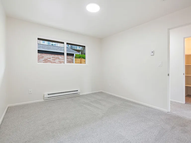 Barrett Apartments — Photo 39