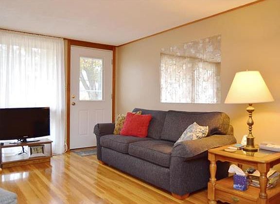 2nd image of 3605 N Cypress Dr