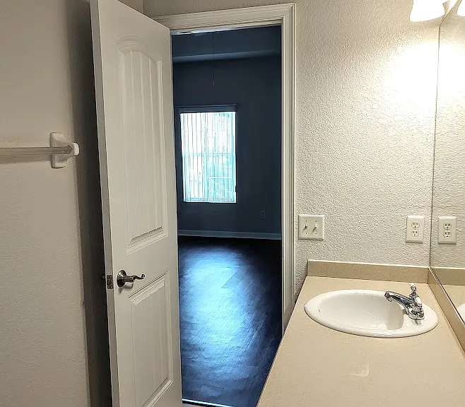 2935 NE 7th St #304 — Photo 9