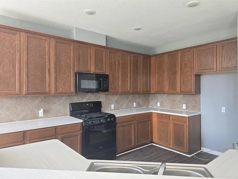 5210 Benton Dr — Photo 6