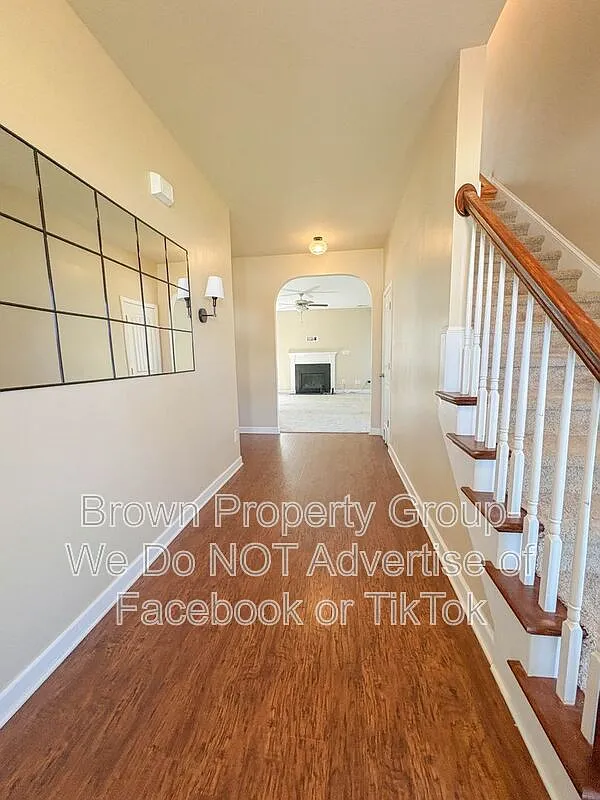 4 bed, 2.5 bath, 1950 sqft, $2,100 — Photo 4