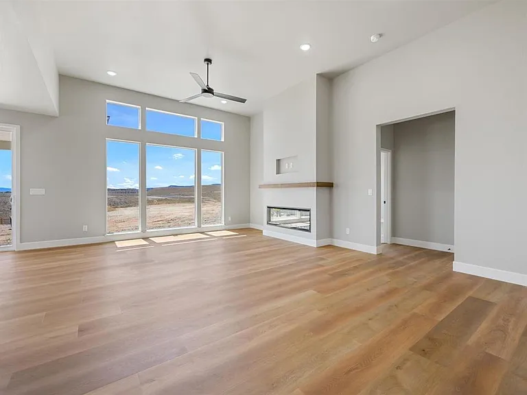 2279 Holy Cross Ct — Photo 3