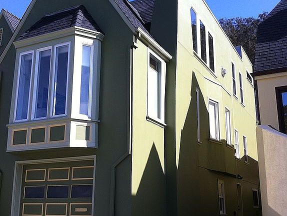 3rd image of 1043 Portola Dr