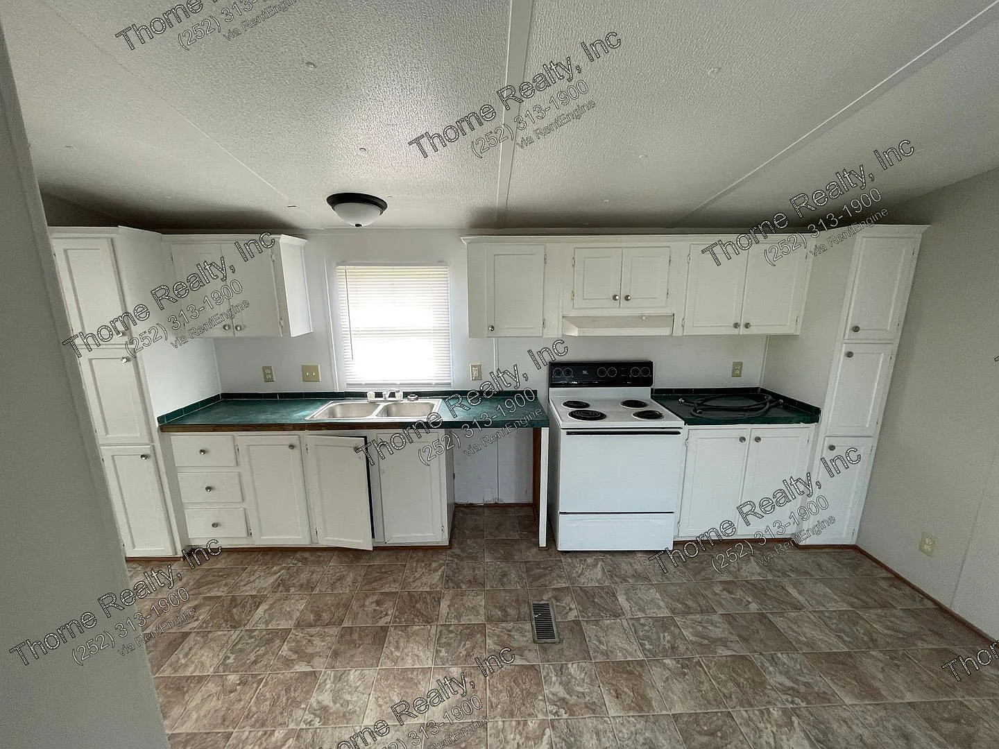 3 bed, 2.0 bath, $975 — Photo 3