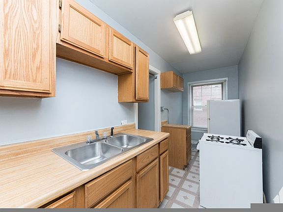 5th image of 3256 W Wrightwood Ave #2V