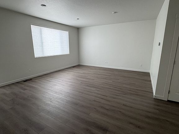 3rd image of 1578 S La Escalera Ave