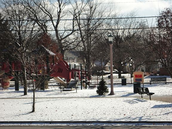 5th image of 214 W Central Blvd
