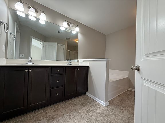 5th image of 6183 Roaring Rock Way