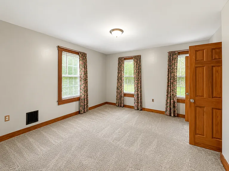 608 Northpoint Rd — Photo 19