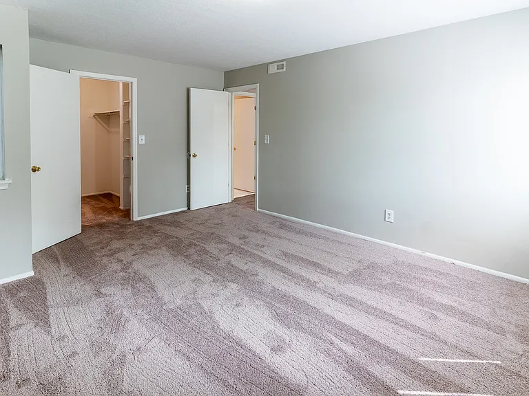 Crestview at Louisville Apartments — Photo 18
