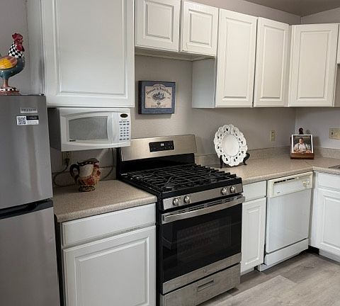 2nd image of 3661 Mt Diablo Blvd APT 9
