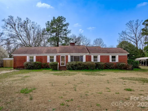 79 Longtown Rd, Lugoff, SC 29078