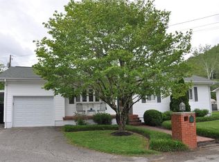 44 Lincoln Ct, Madison, WV 25130