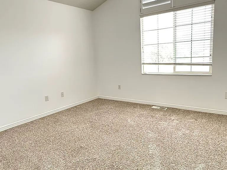 upper bedroom 1