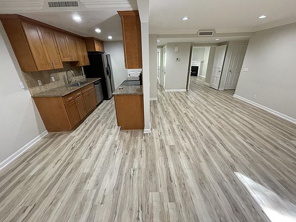 4th image of 20740 4th St APT 3