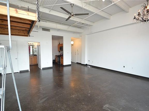 4th image of 2401 E 6th St APT 4063