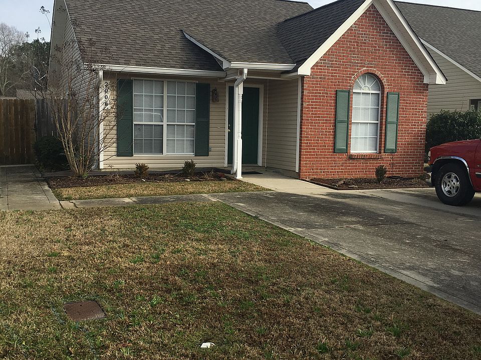 Main Photo, front of house