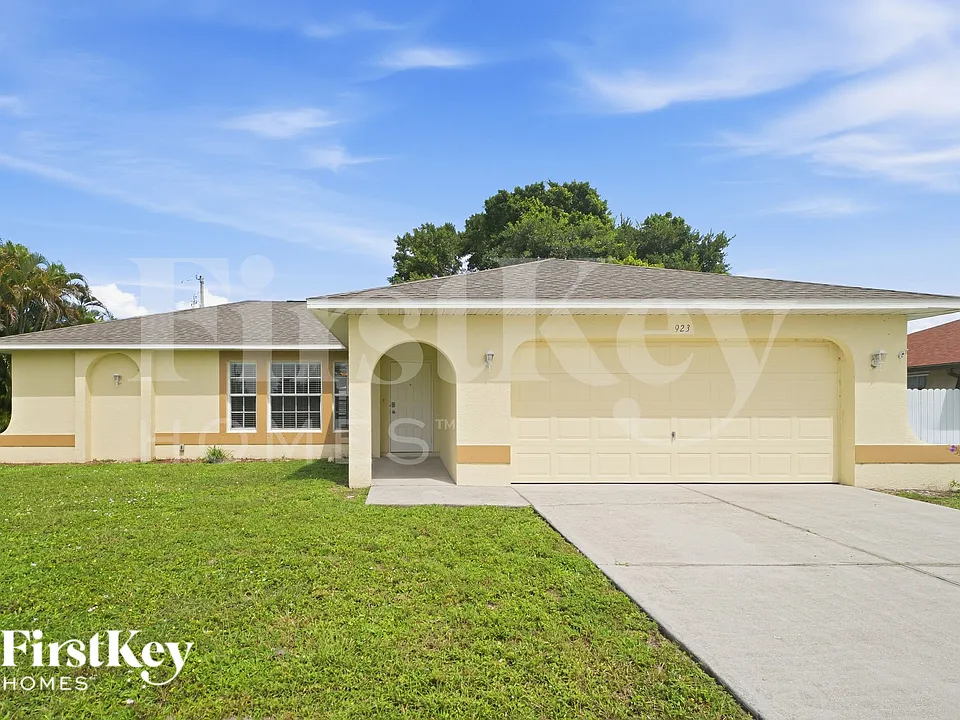533 NW 13th Ter