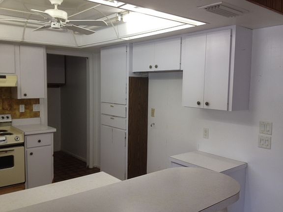 2nd image of 5241 Malaga Ave