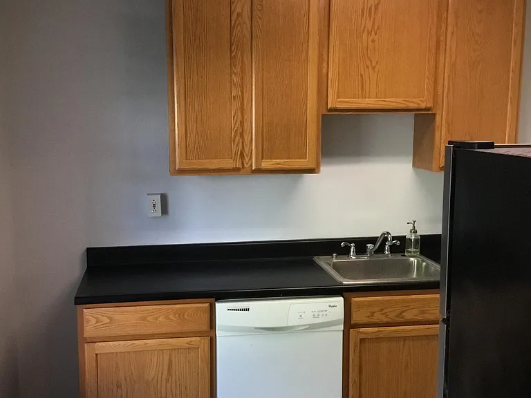 613 Alger St #2 — Photo 7